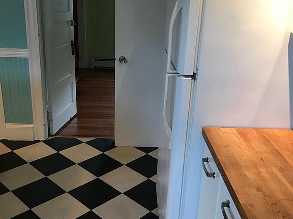 3rd image of 144 Roffee St