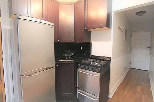 Rented by Compass | media 9