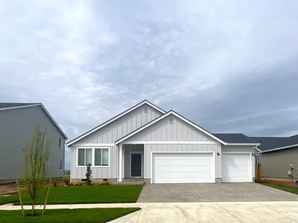 1029 Clemson St, Woodburn, OR 97071