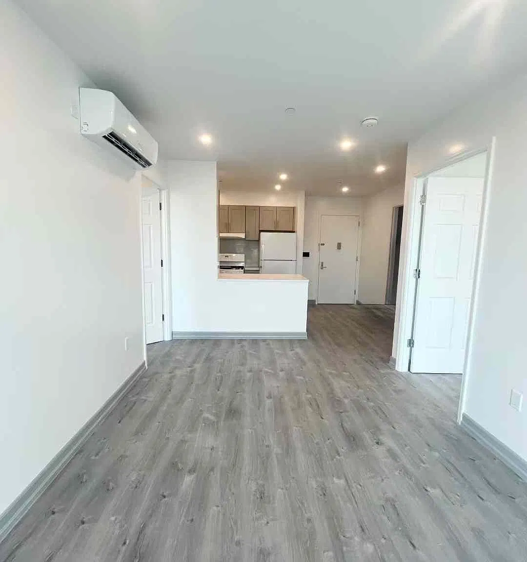 5722 7th Avenue — Photo 3