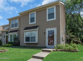 18 Alameda Ct, Eatontown, NJ 07724