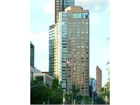 Rented by Douglas Elliman | media 37