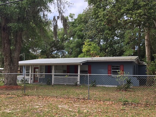 1st image of 901 N Pine Ave