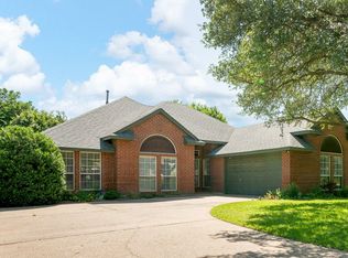 6925 Tameron Trl, Fort Worth, TX 76132