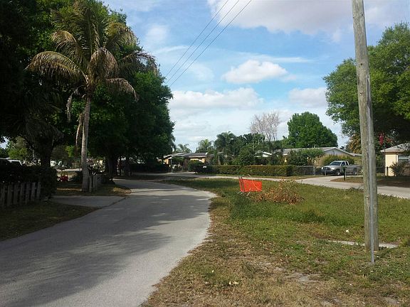 4th image of 14904 SW Seminole Dr