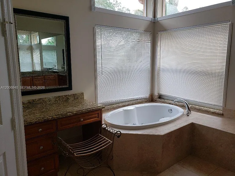 6352 Squirewood Way — Photo 11