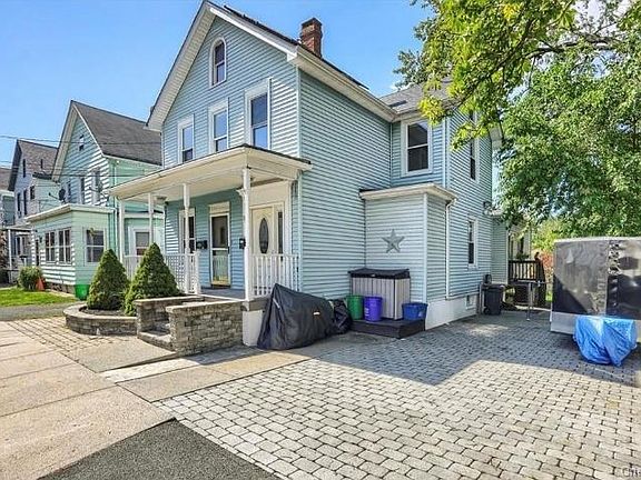 3rd image of 30 Spring Street