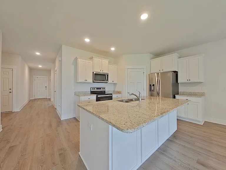 6178 Jenks Dr — Photo 5