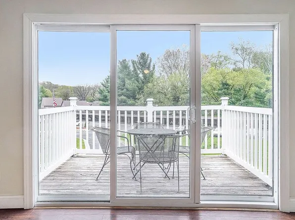 6714 Cascade Rd SE #34, Grand Rapids, MI 49546