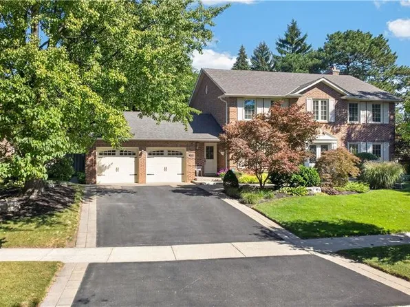 3453 Sawmill Valley Dr, Mississauga, ON L5L 3A3