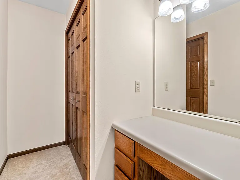 20 E Waukau Ave #1 — Photo 10