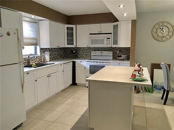 3rd image of 7060 Nova Dr APT 301C