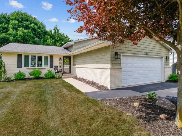 2155 Greenvalley Dr, Crown Pt, IN 46307