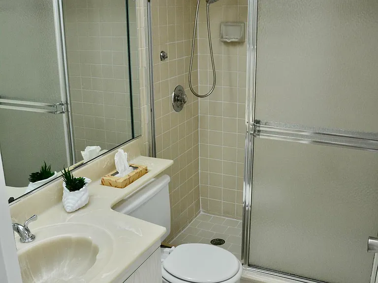 4070 Exeter Dr #D — Photo 11