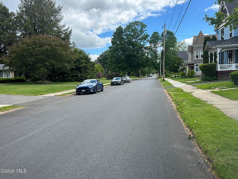 3rd image of 114 1st Avenue