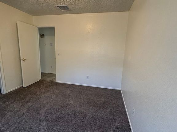 5th image of 25831 Temple Dr