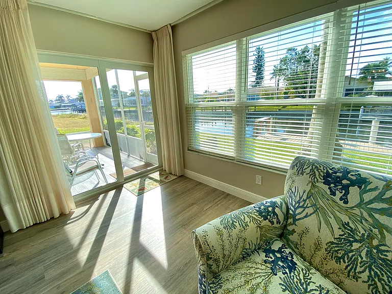 Sliders leading to private end/corner unit lanai