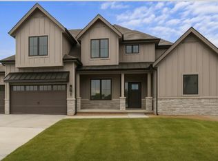 4737 Sienna Rdg, Riverside, MO 64150