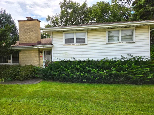 20W511 Army Trail Blvd, Addison, IL 60101