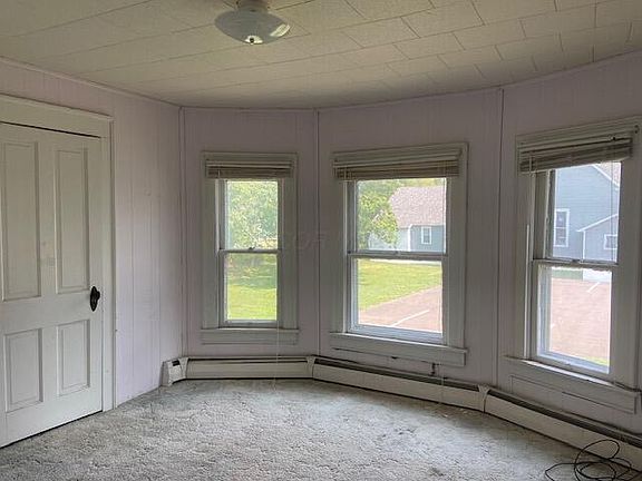 3rd image of 326 N Main St