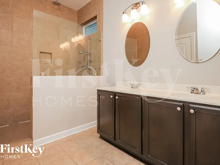 215 Topsaw Ln — Photo 11