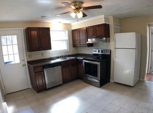 346 Brown St APT 1R, Attleboro, MA 02703