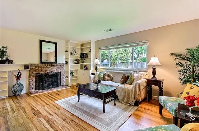812 Coakley Dr — Photo 18