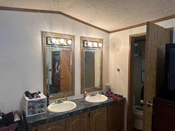 5th image of 151 Honeybrook Cir