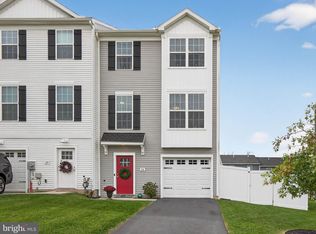 36 Overlook Dr, Hanover, PA 17331