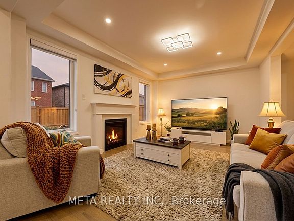 3rd image of 707 Lamb St