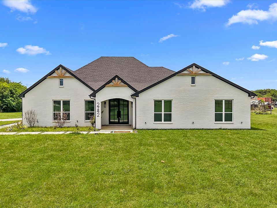1st image of 2742 Sundown Dr