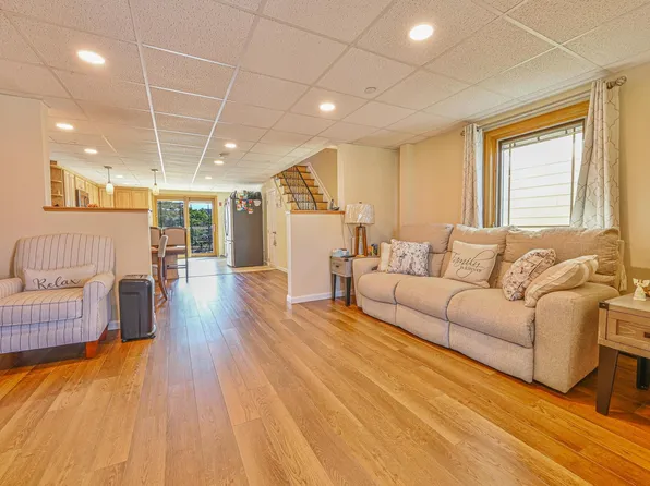 20 West 18th Road image 7 of 34