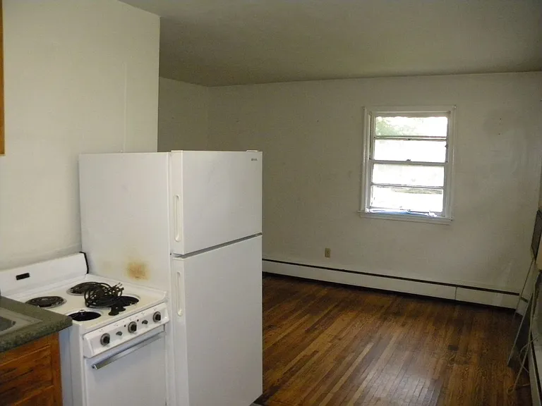1846 Walnut St — Photo 8