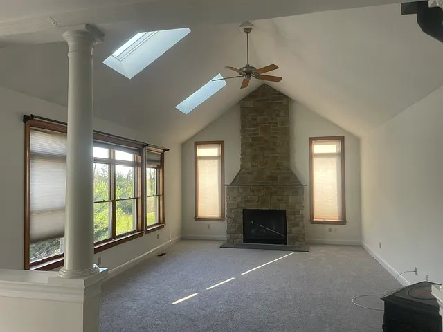 1320 Green St — Photo 8