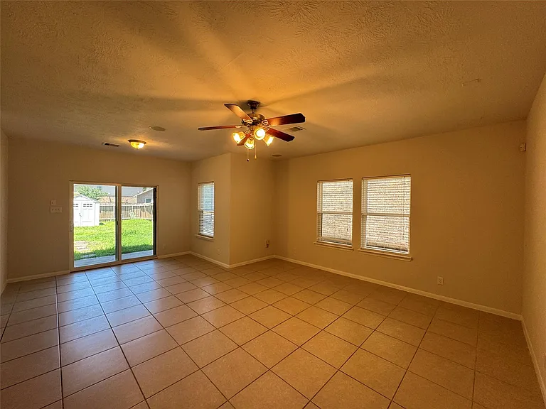 8107 Gran Villa Dr — Photo 12