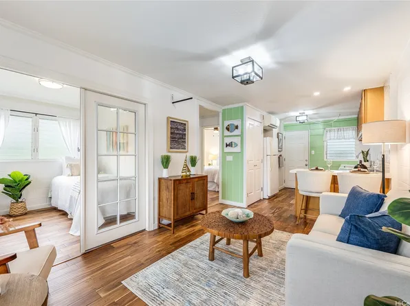 725 Kihapai Pl APT C2, Kailua, HI 96734