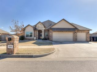 10008 97th St, Yukon, OK 73099