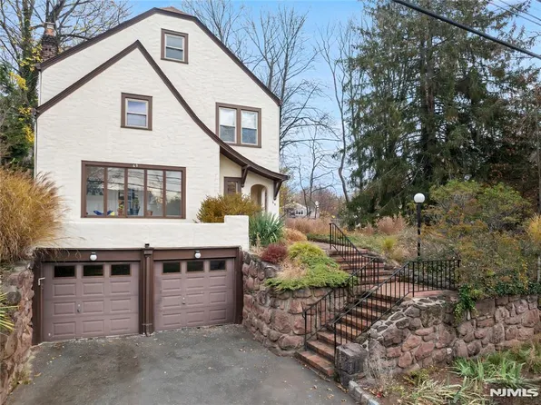 69 Sussex Rd, Tenafly, NJ 07670