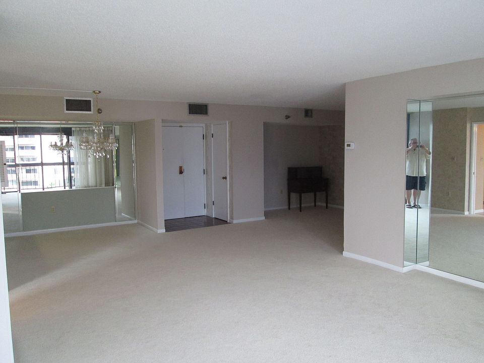 1st image of 2413 Bayshore Blvd Unit 1005