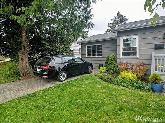 2nd image of 3009 Leonard Dr