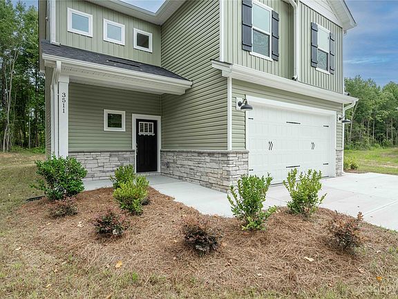 3rd image of 3511 Cambridge Pl #13