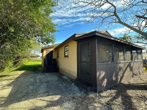 125 SW 11th Ave, South Bay, FL 33493