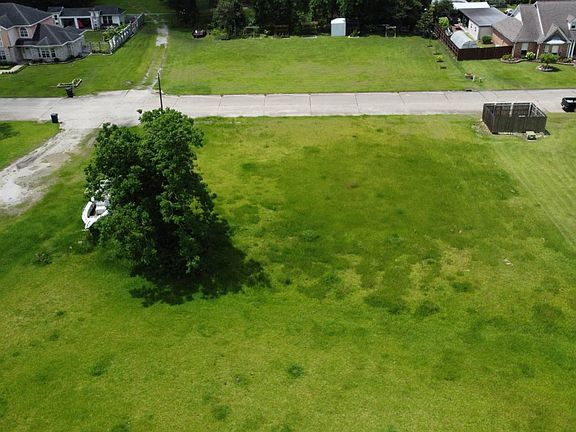 5th image of 200 Lake Tasse Dr