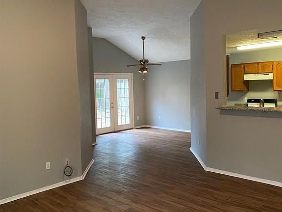 3rd image of 6707 Bluebottle Ln