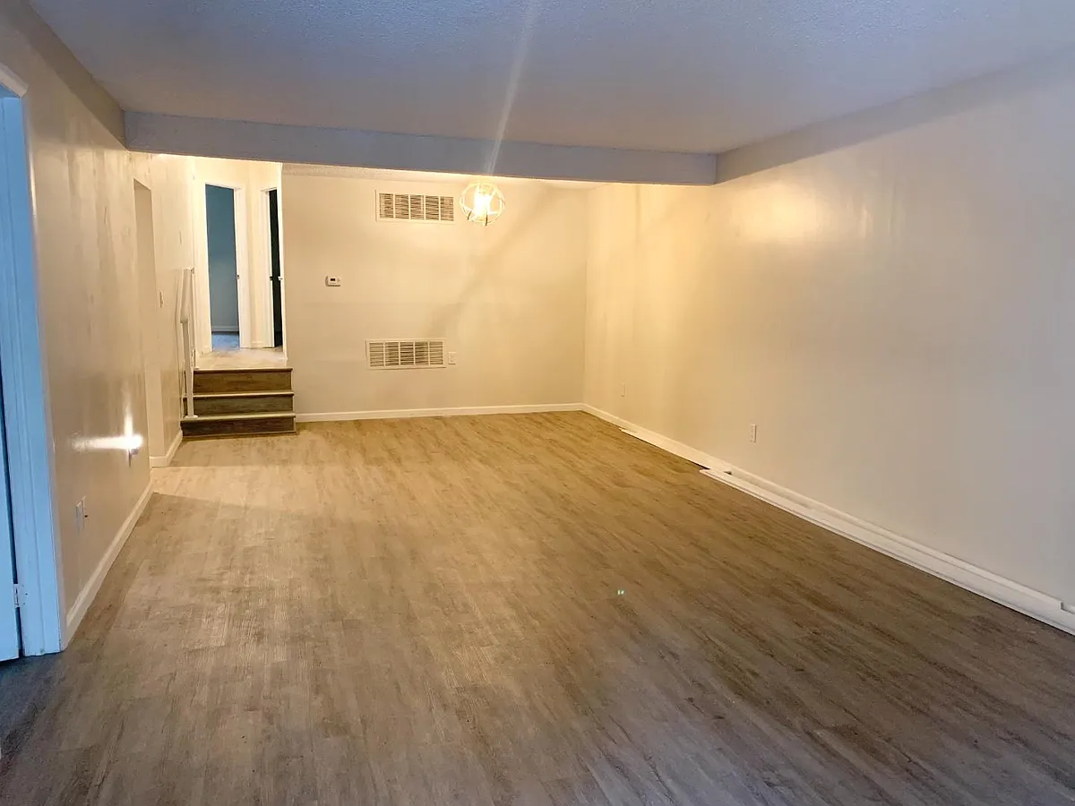 Unit Photo - 130 View Ct #103