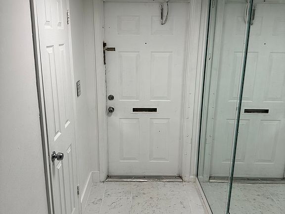 2nd image of 3115 N Palm Aire Dr