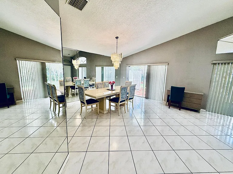 10921 Royal Caribbean Cir #10921 — Photo 13