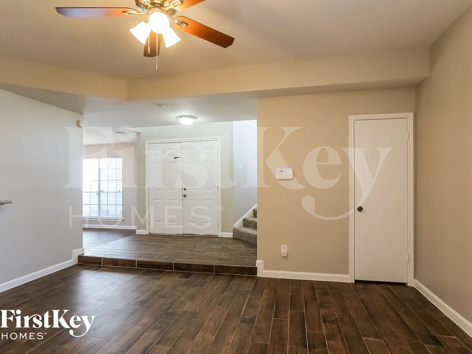 3 bed, 2.5 bath, 1905 sqft, $2,075 — Photo 4