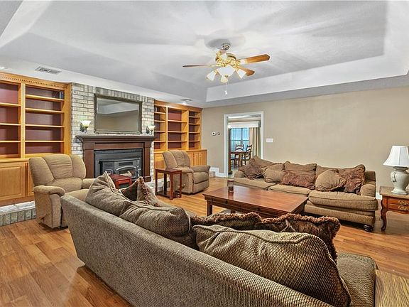 5th image of 1513 Linda Ln