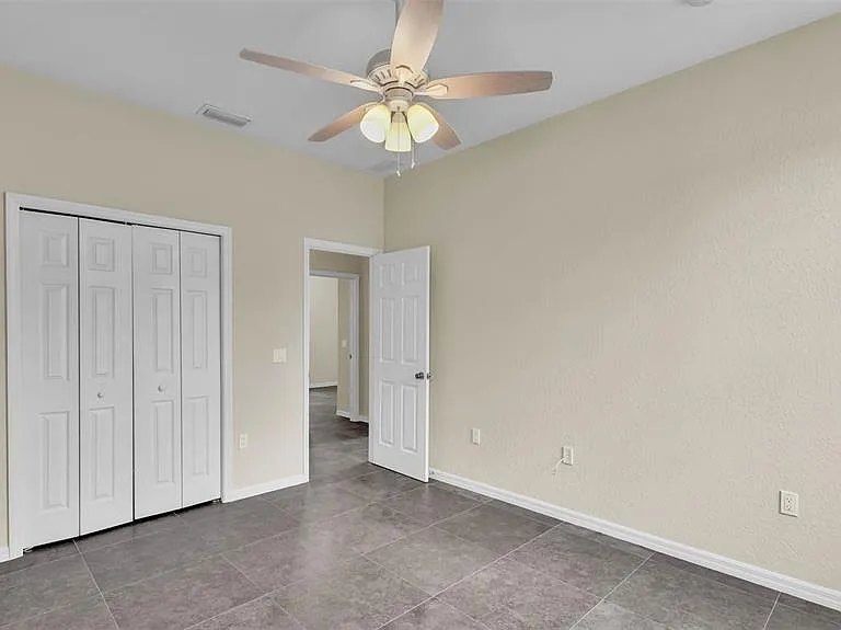 2889 Seymore St — Photo 15